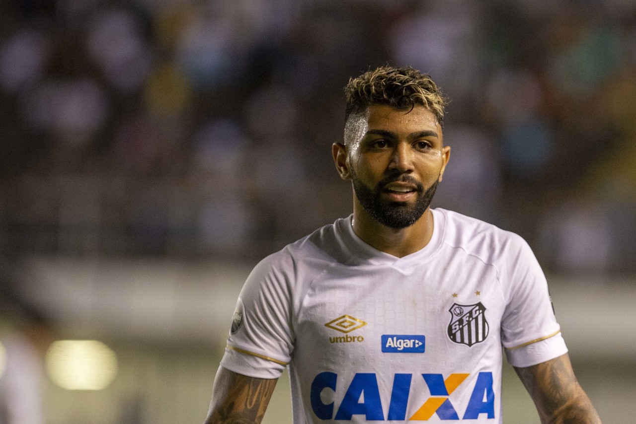 什么都来了！杨瀚森假掩护后迅速外弹 空位三分稳稳命中！