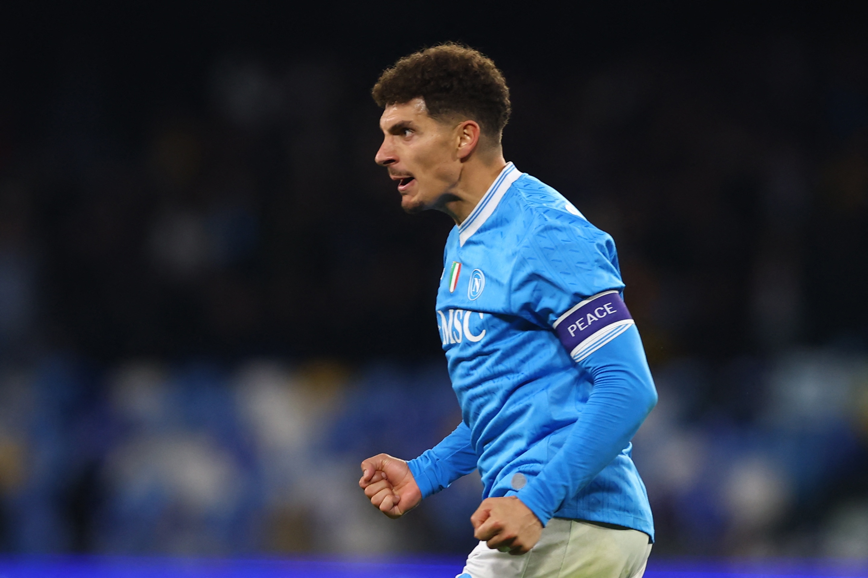 易建联：祝大家新年马不停蹄 步履坚实 每天都有新的进步