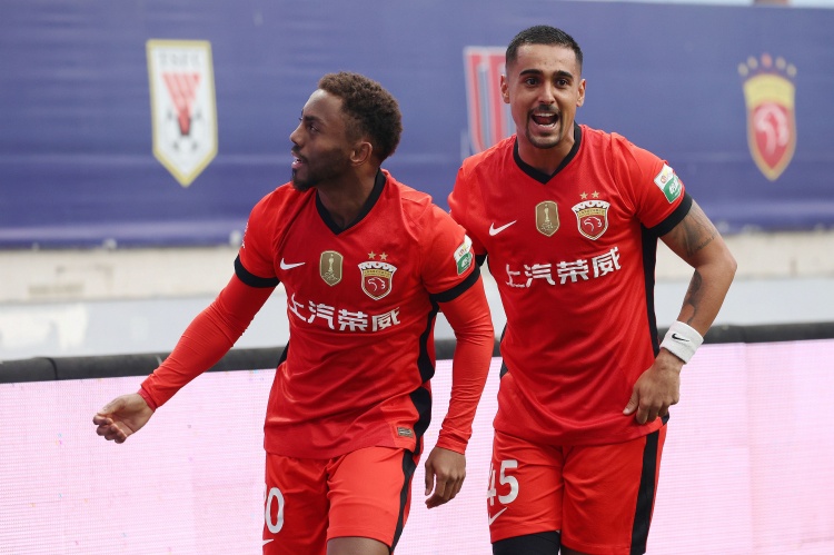 2次精彩助攻！曼联官方：B费当选本轮战胜维拉队内最佳球员