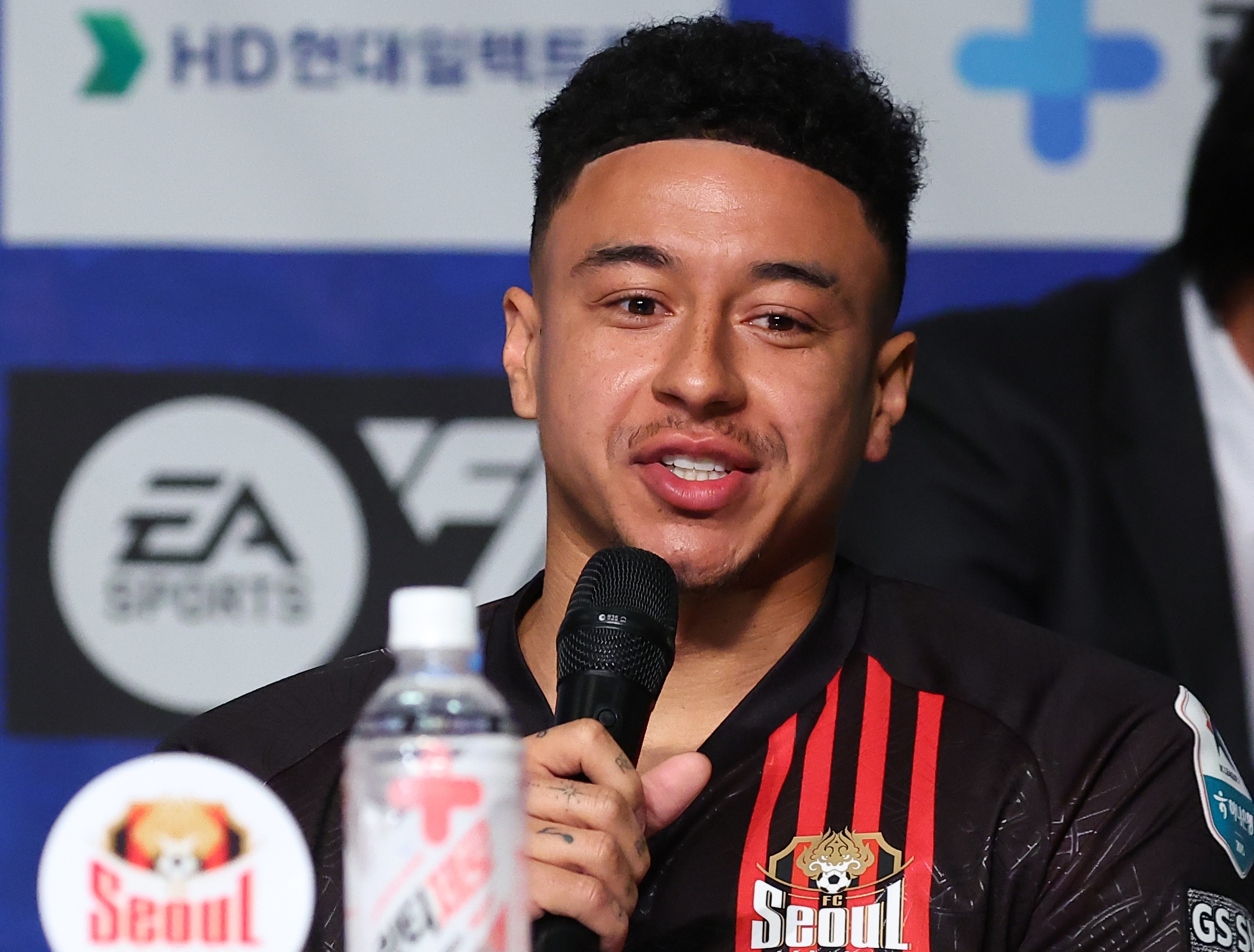 什么都来了！杨瀚森假掩护后迅速外弹 空位三分稳稳命中！